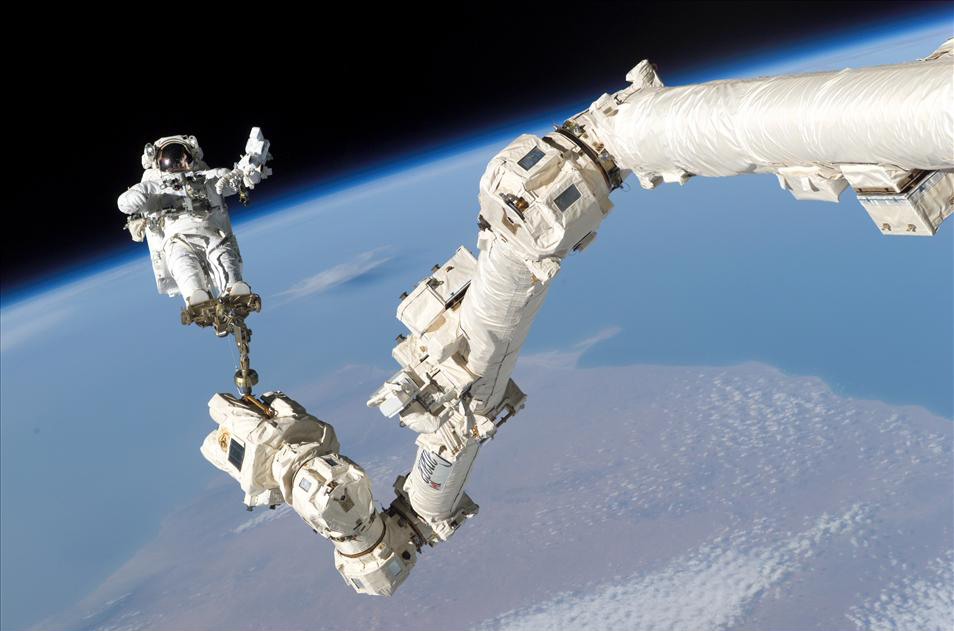canadarm2.jpg